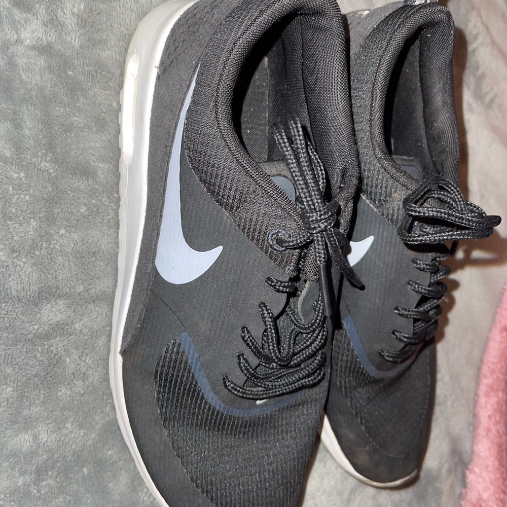 Nike Air Max Thea black sneakers